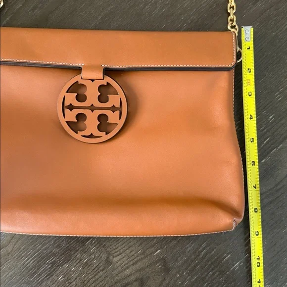 Tory Burch Shoulder Bag with Gold Chain - Picture 11 of 12